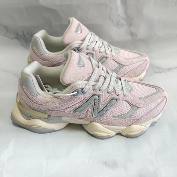 New Balance 9060 December Sky Pink Sz 5.5